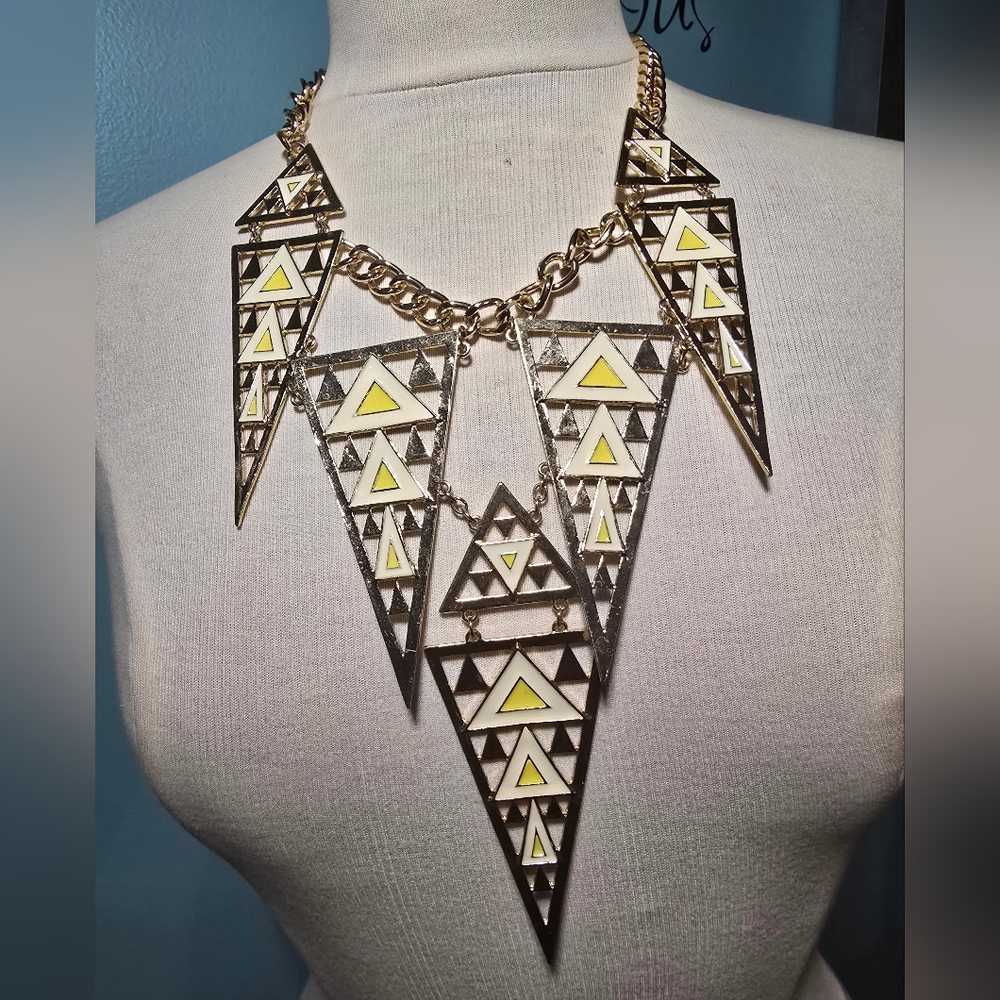 Large Geometric Shaped Articulated Statement Neck… - image 3